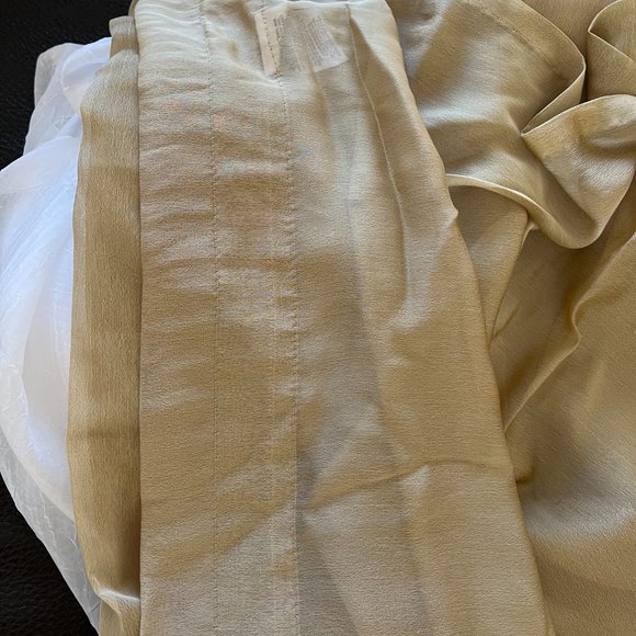 Nine sheer window treatment PERI window panels - Picture 3 of 3